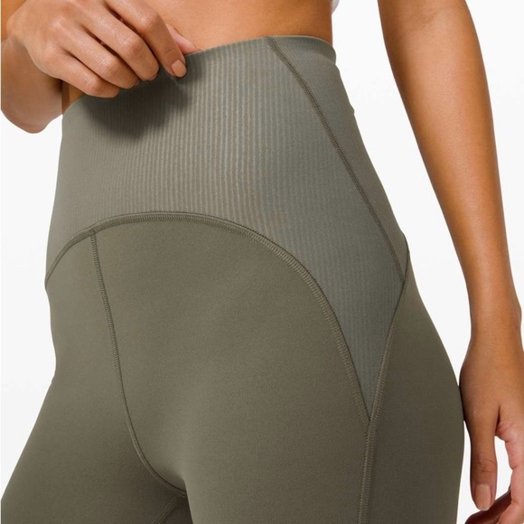 Lululemon Blissful Bend Super High-Rise Short 8 Army Green Sz4 Buttery Soft Nulu - Picture 4 of 8